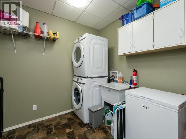 7-484 Range Road Property Photo 8
