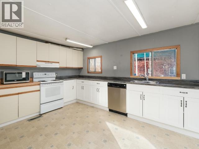 35 Maple Street Property Photo 6