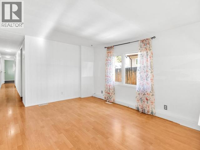 6 Willow Crescent Property Photo 5