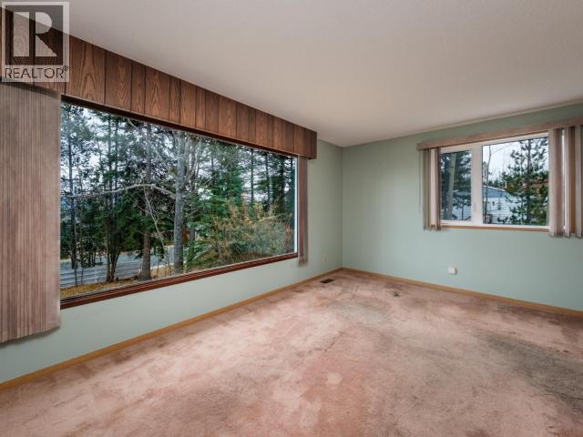 207 Squanga Ave Property Photo 4