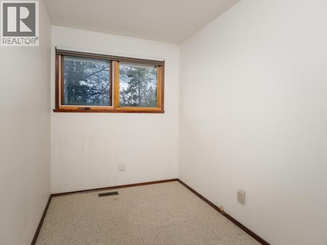207 Squanga Ave Property Photo 11