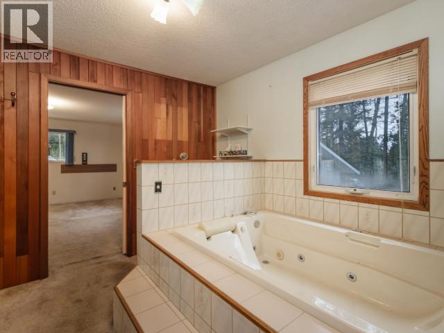 207 Squanga Ave Property Photo 14
