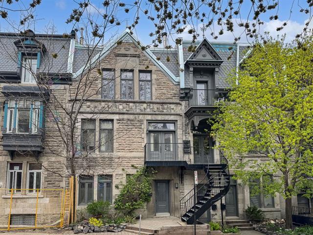 2041 Rue St-Hubert, #A Property Photo 1