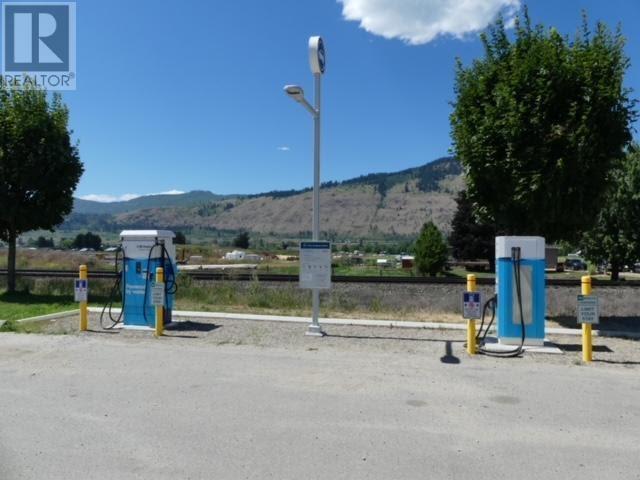353 Shuswap Avenue Property Photo 4