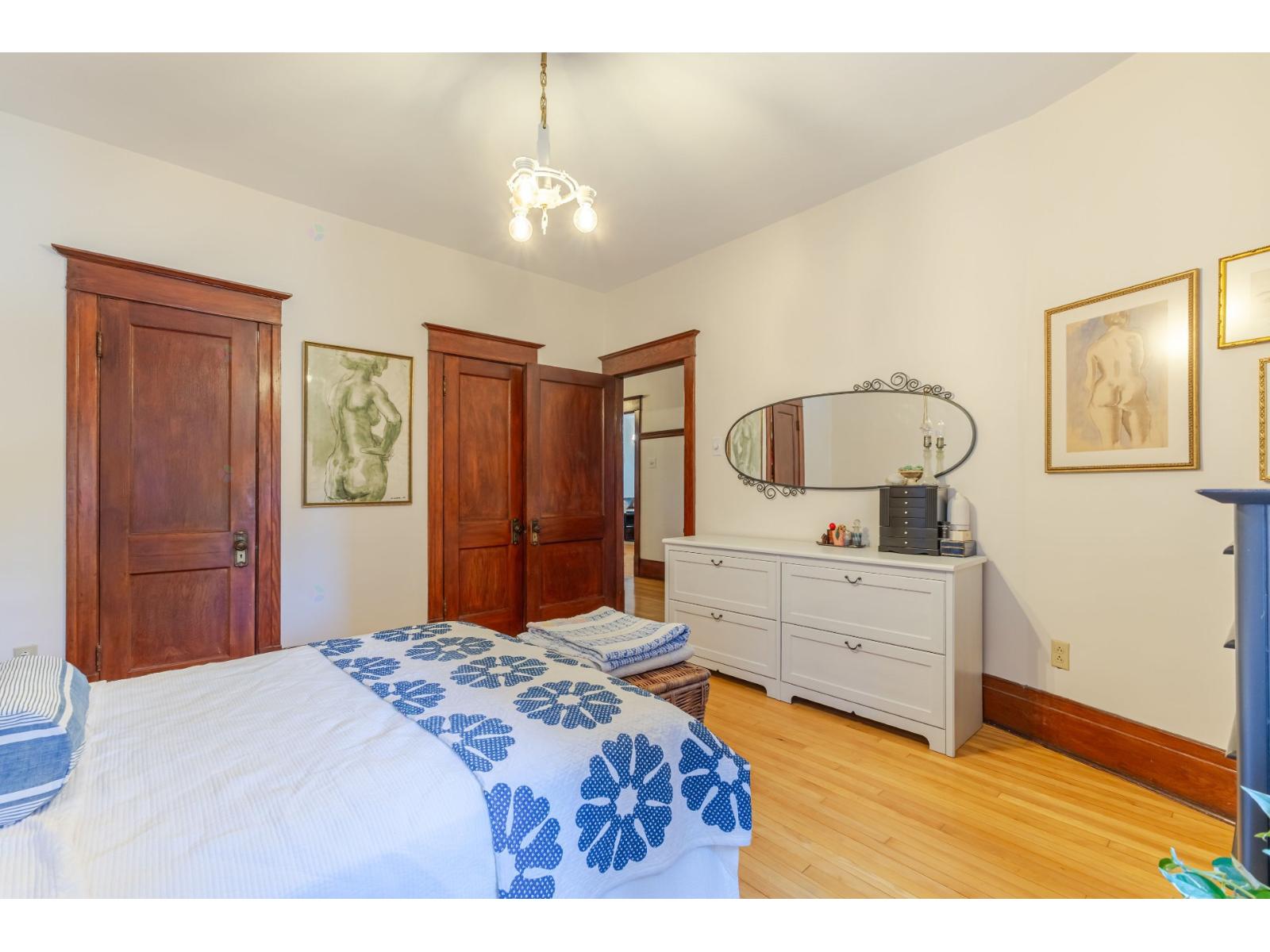 958 Boul. St-joseph E. Property Photo 13