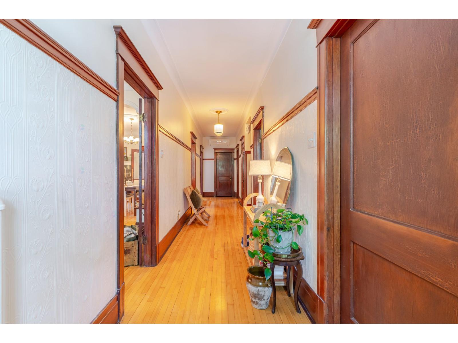 958 Boul. St-joseph E. Property Photo 16