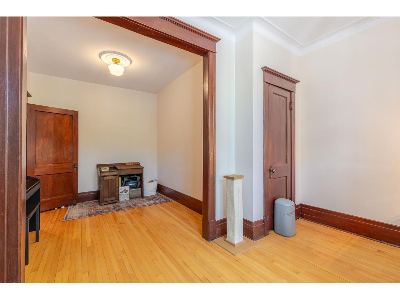 958 Boul. St-joseph E. Property Photo 17
