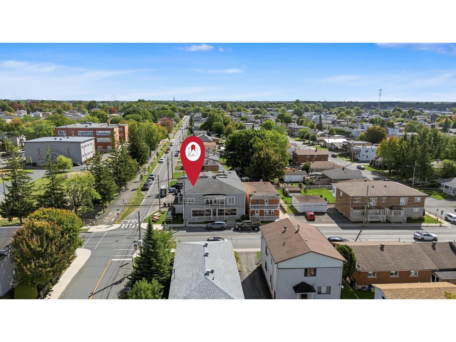 70 14e Avenue, #a Property Photo 2