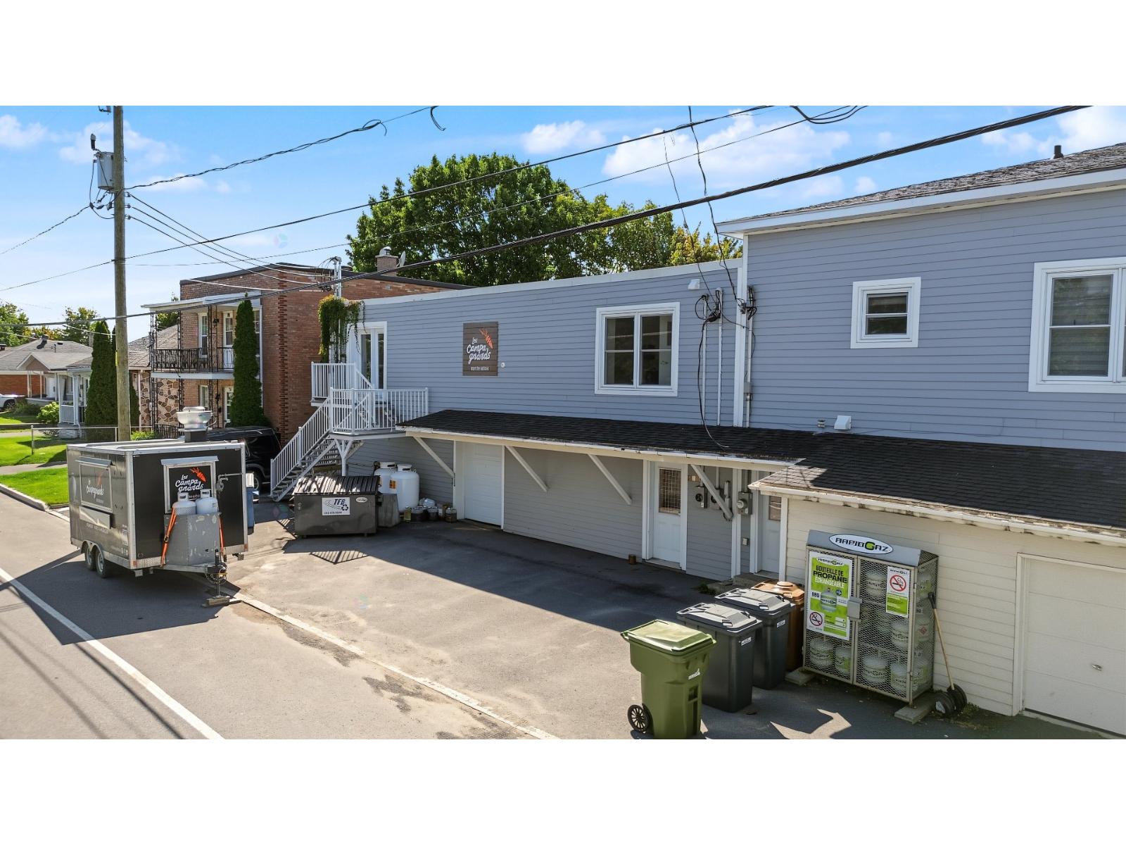 70 14e Avenue, #a Property Photo 3