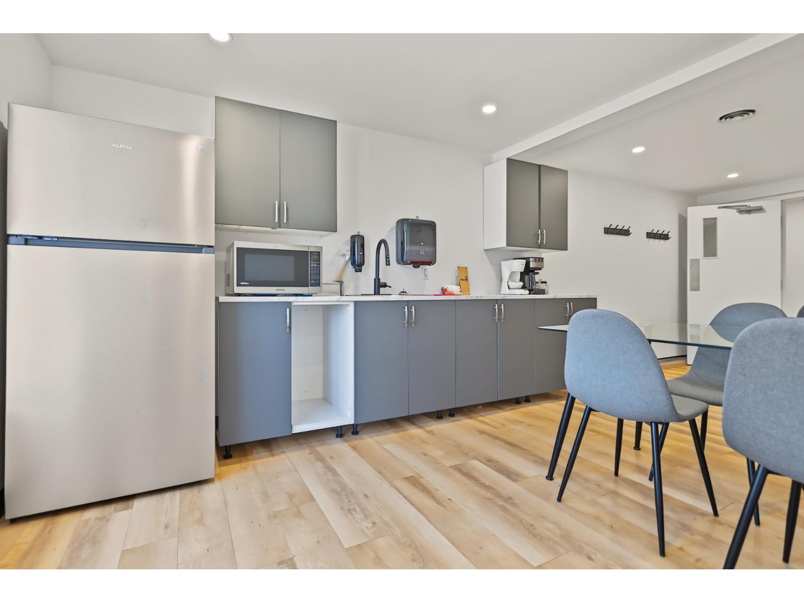 70 14e Avenue, #a Property Photo 12
