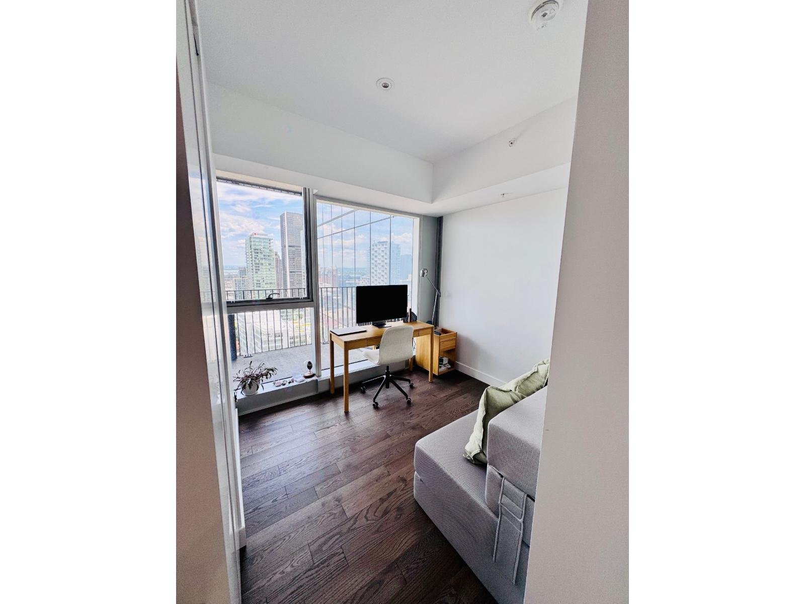 1205 Place Phillips, #2215 Property Photo 13