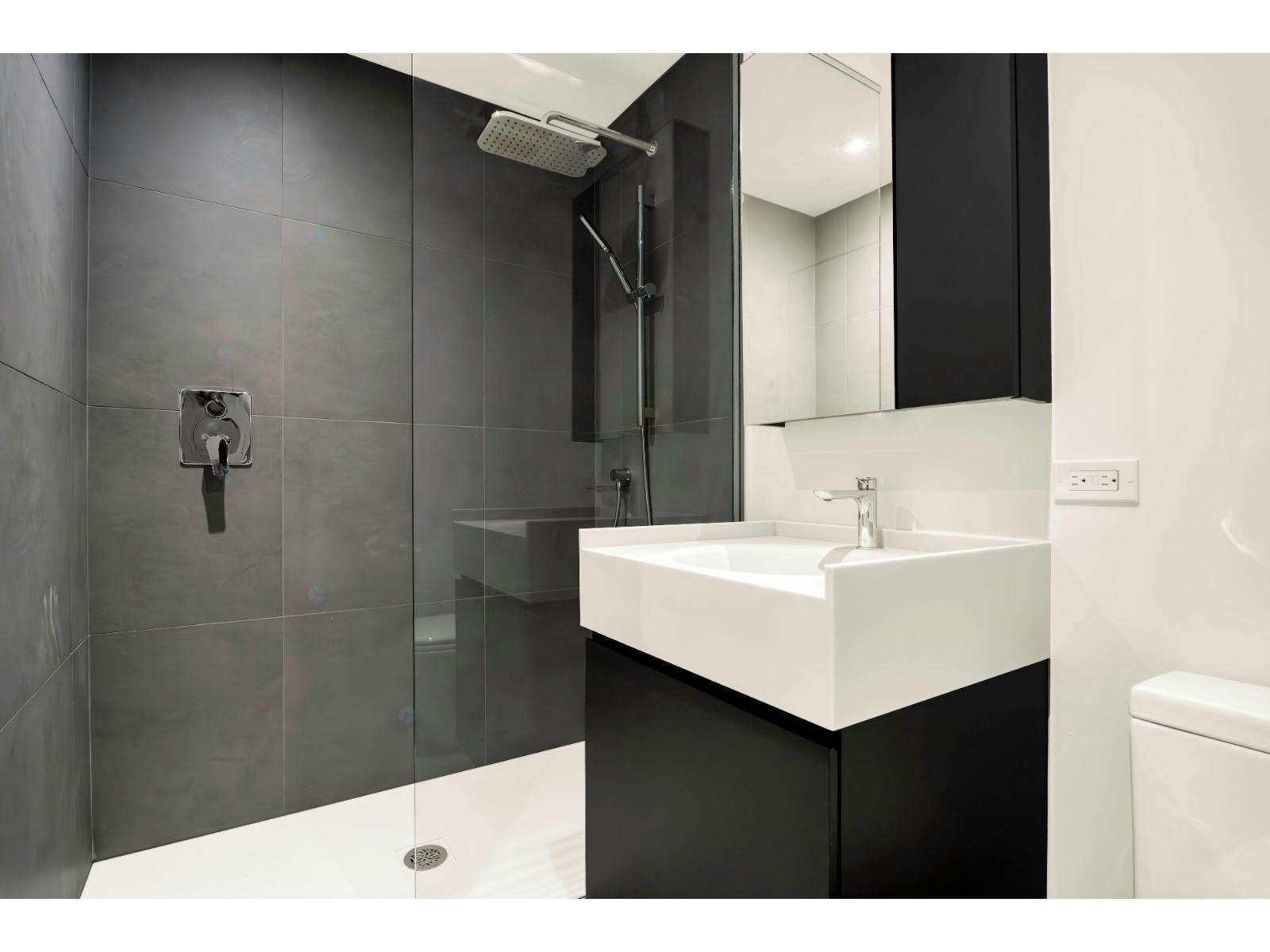 1205 Place Phillips, #2215 Property Photo 16