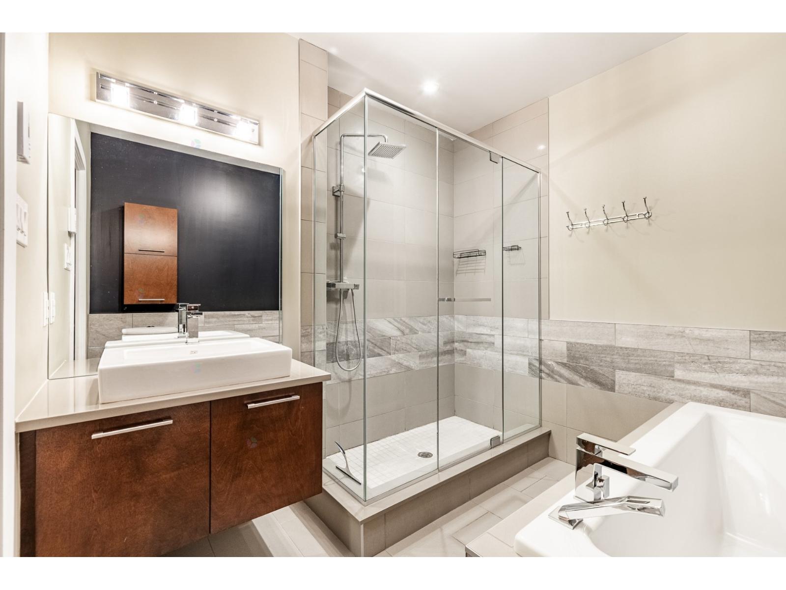 1150 Rue St-denis, #1503 Property Photo 5
