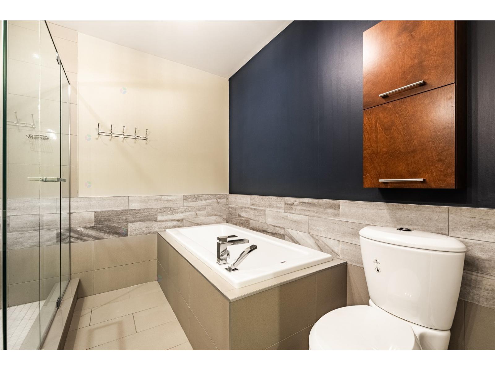 1150 Rue St-denis, #1503 Property Photo 32