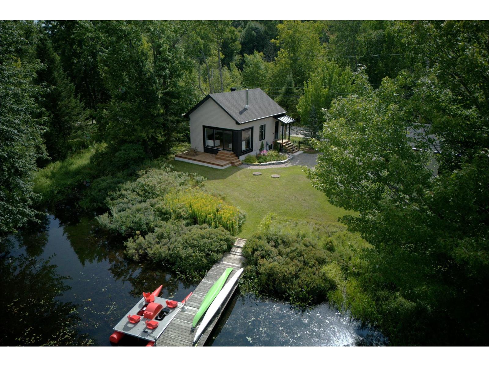 692z Ch. Des Baies Property Photo 2