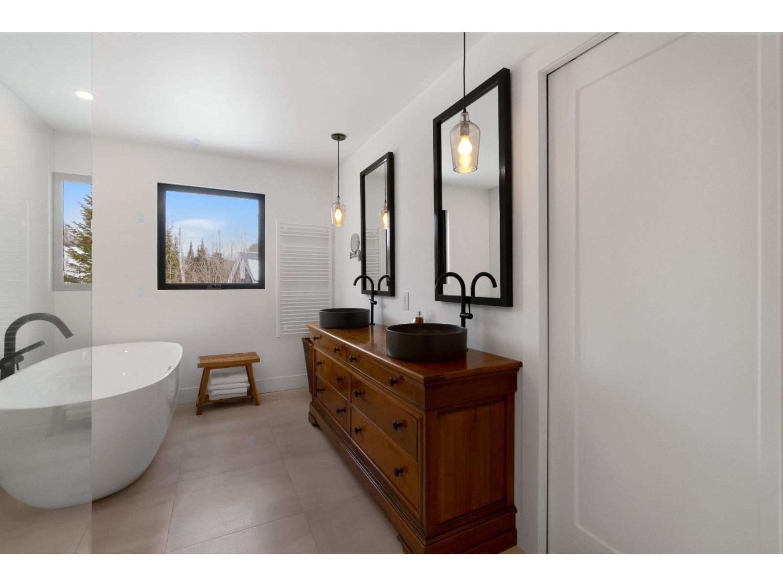 692z Ch. Des Baies Property Photo 31