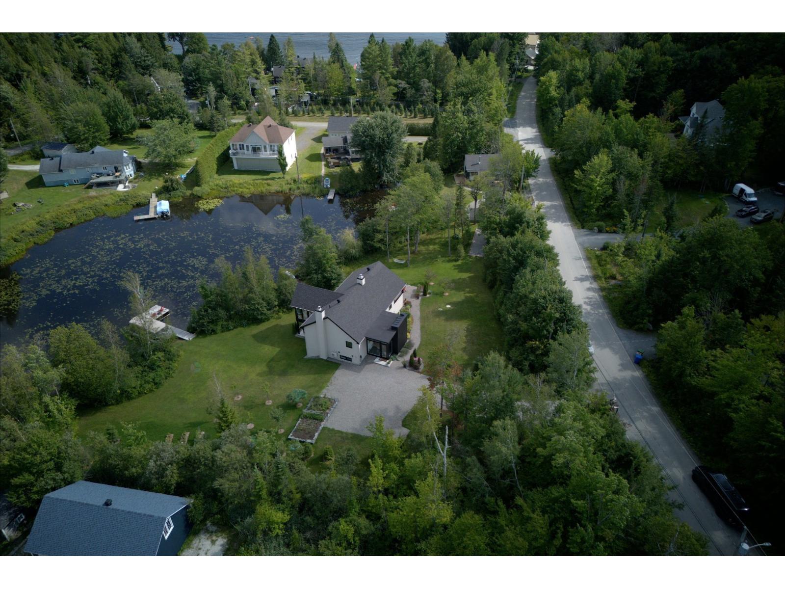 692z Ch. Des Baies Property Photo 60