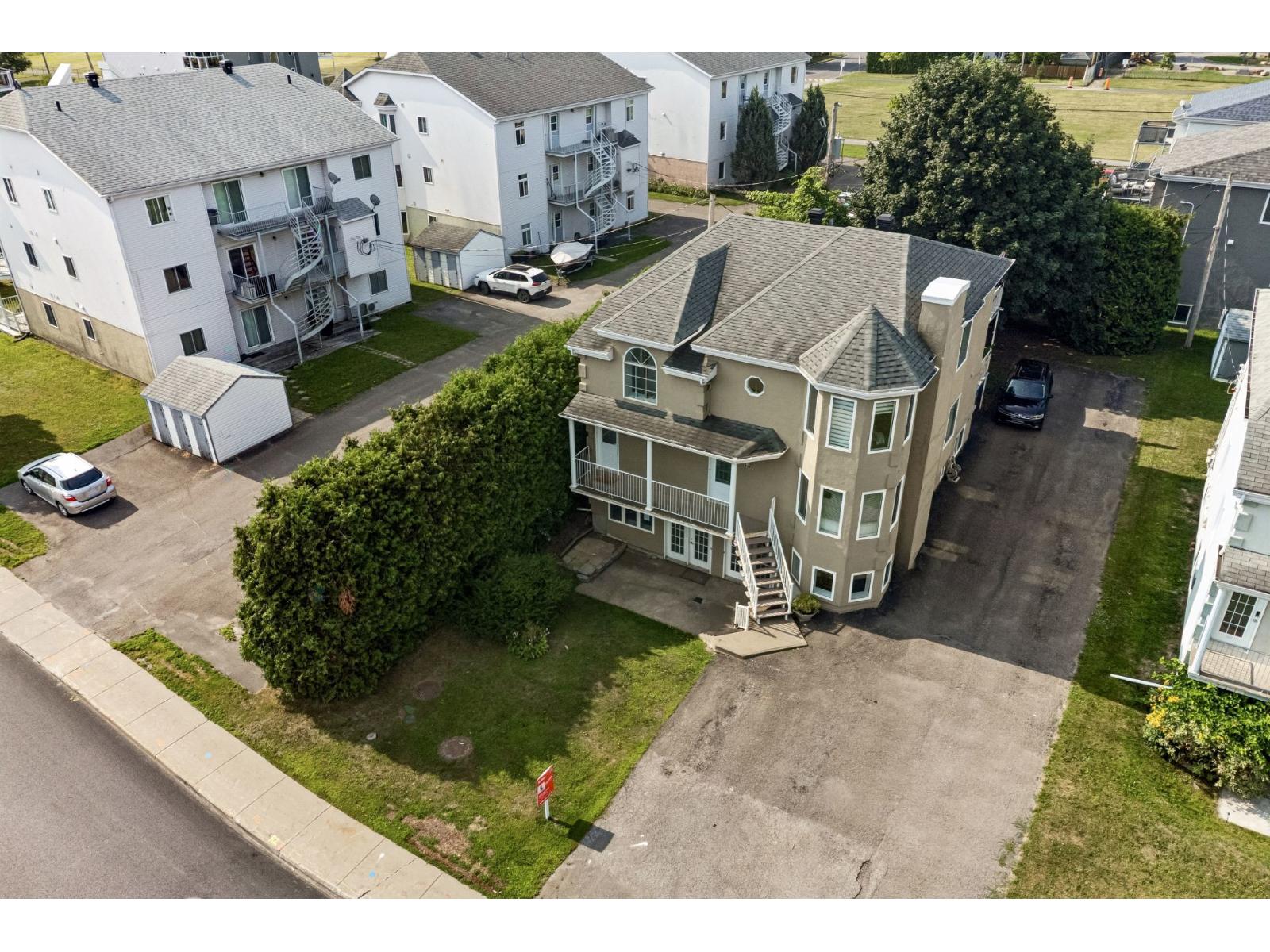 4905 Boul. St-laurent Property Photo 1