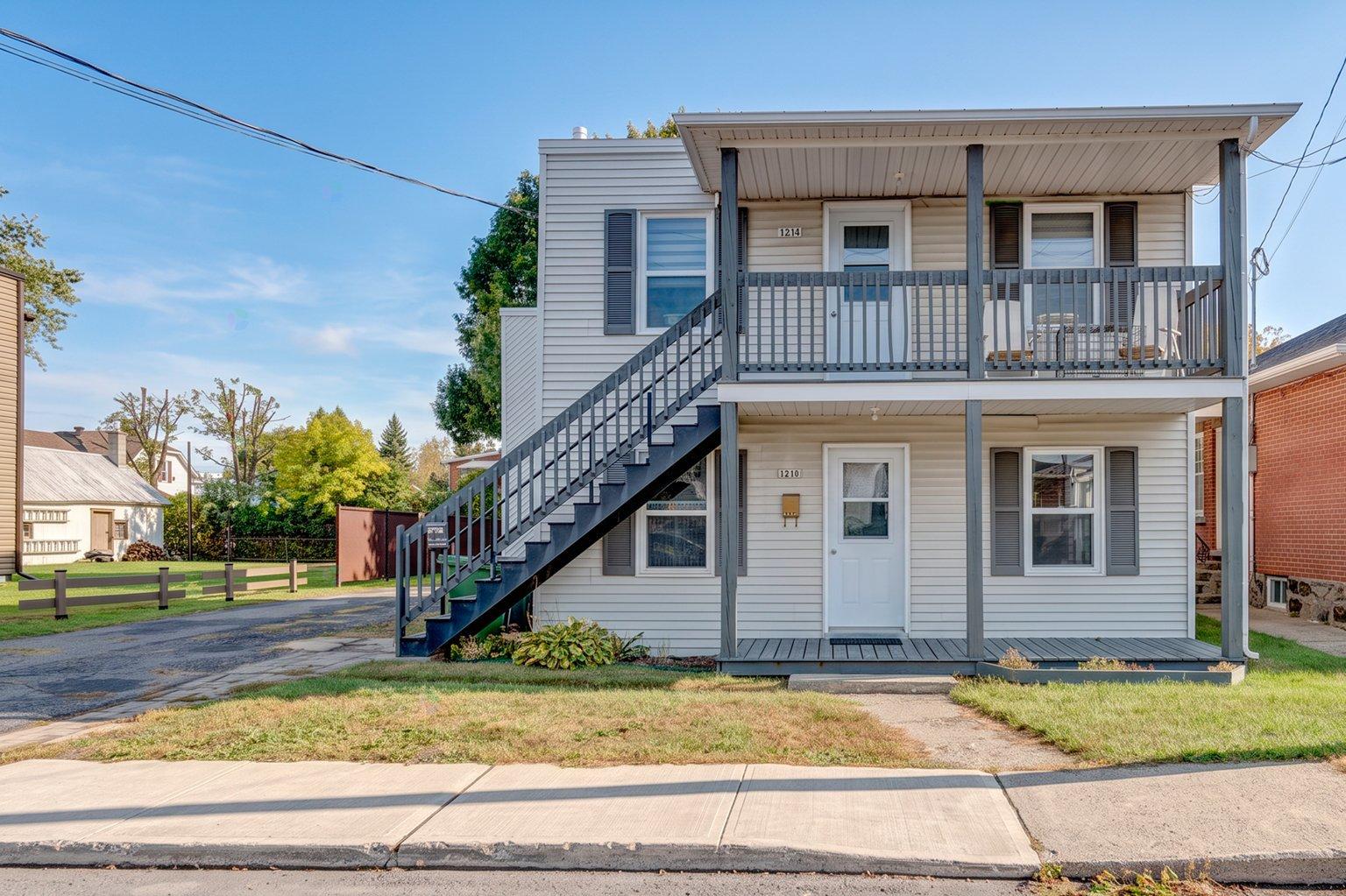 1210-1214 Rue Jogues Property Photo 1