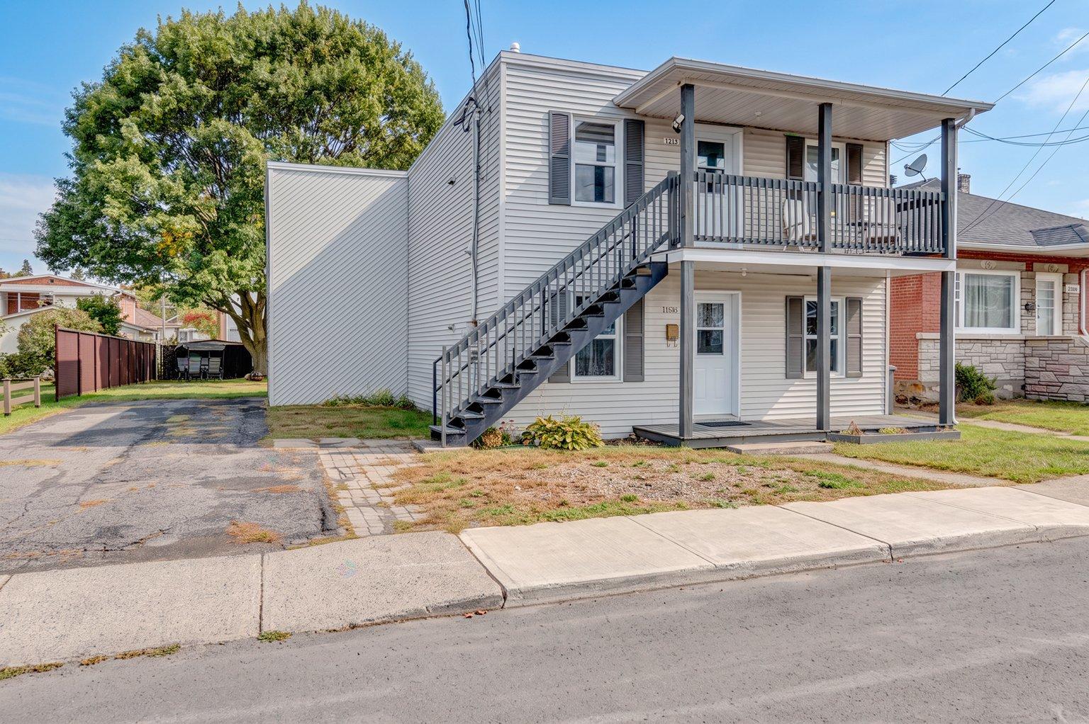 1210-1214 Rue Jogues Property Photo 2