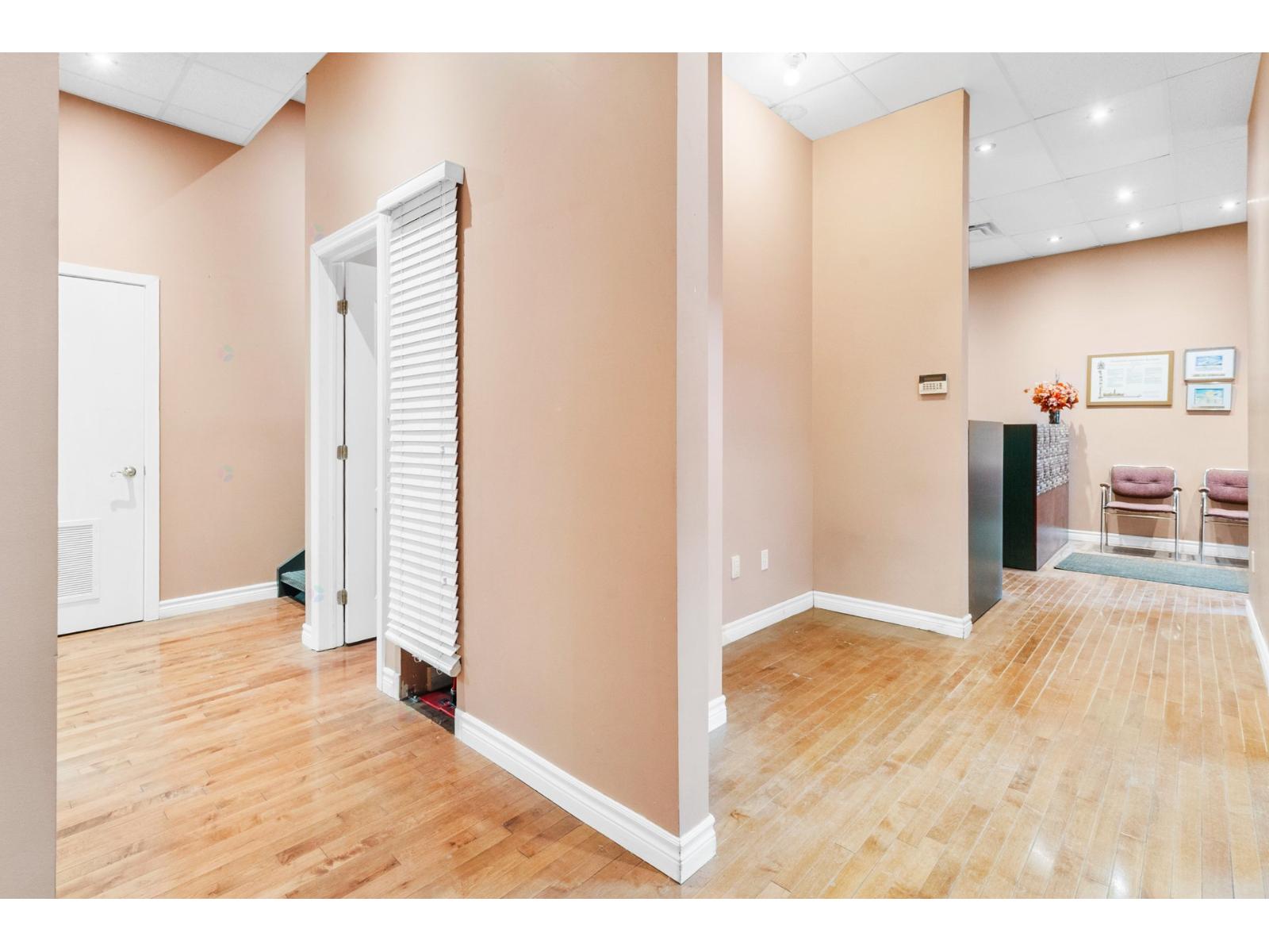 304 Rue St-antoine E. Property Photo 11