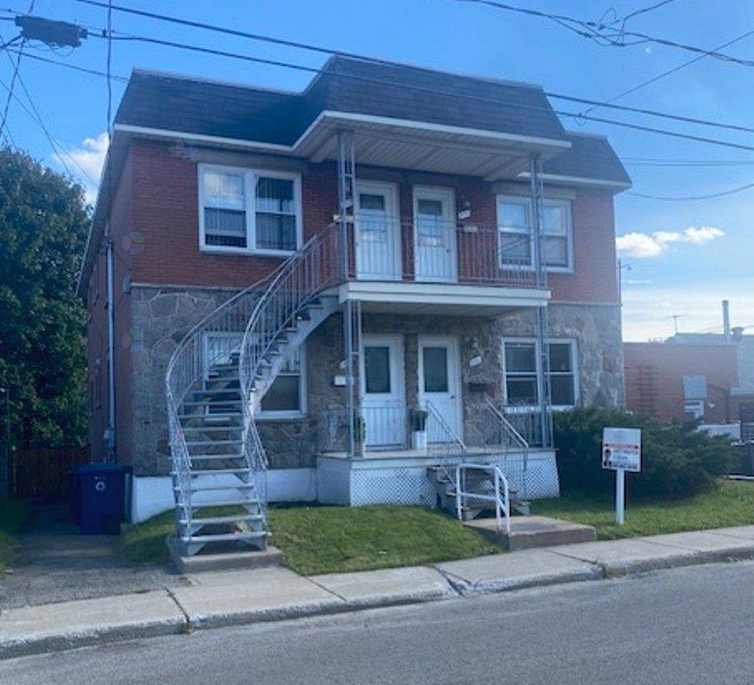 5176-5182 Rue St-germain Property Photo 1