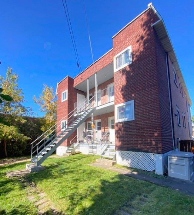 5176-5182 Rue St-germain Property Photo 4