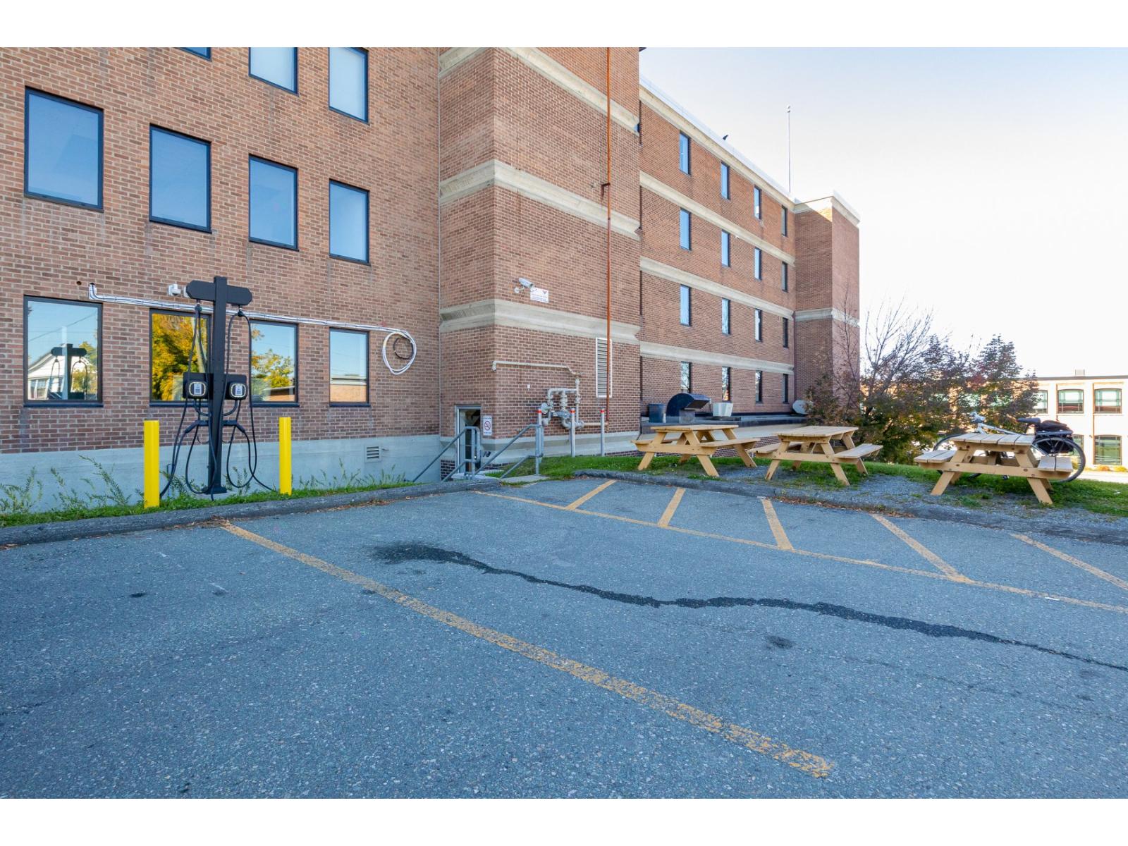 740 Rue Galt O., #301, 4, 5 Property Photo 5