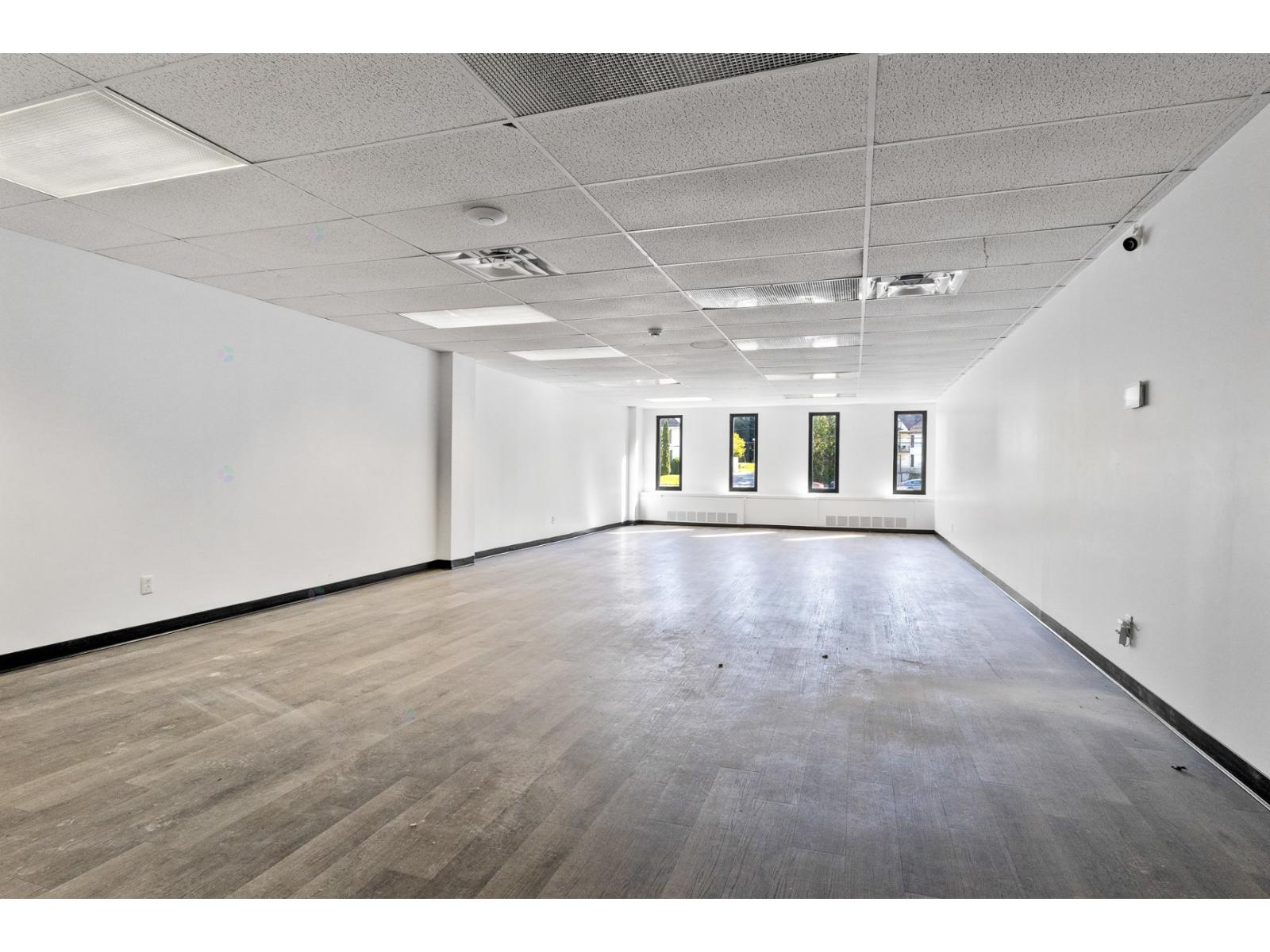 740 Rue Galt O., #301, 4, 5 Property Photo 16