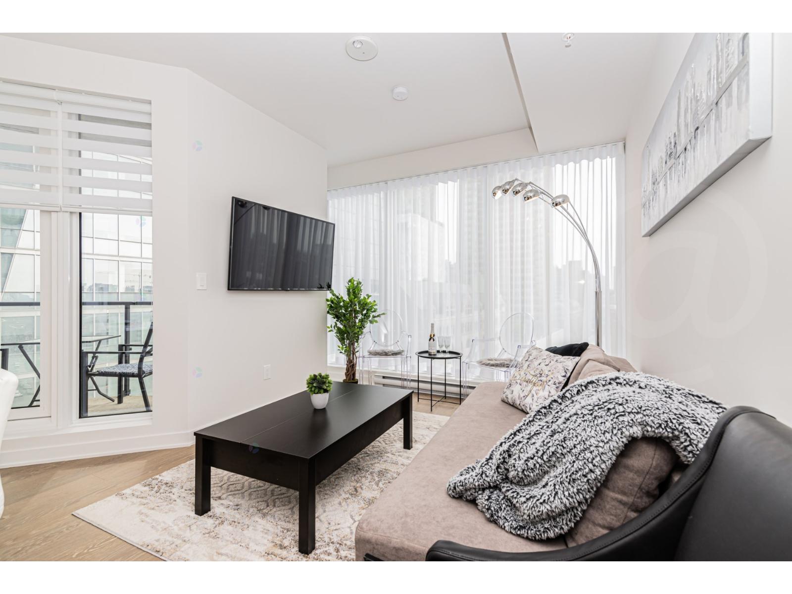 1188 Rue St-antoine O., #1110 Property Photo 48
