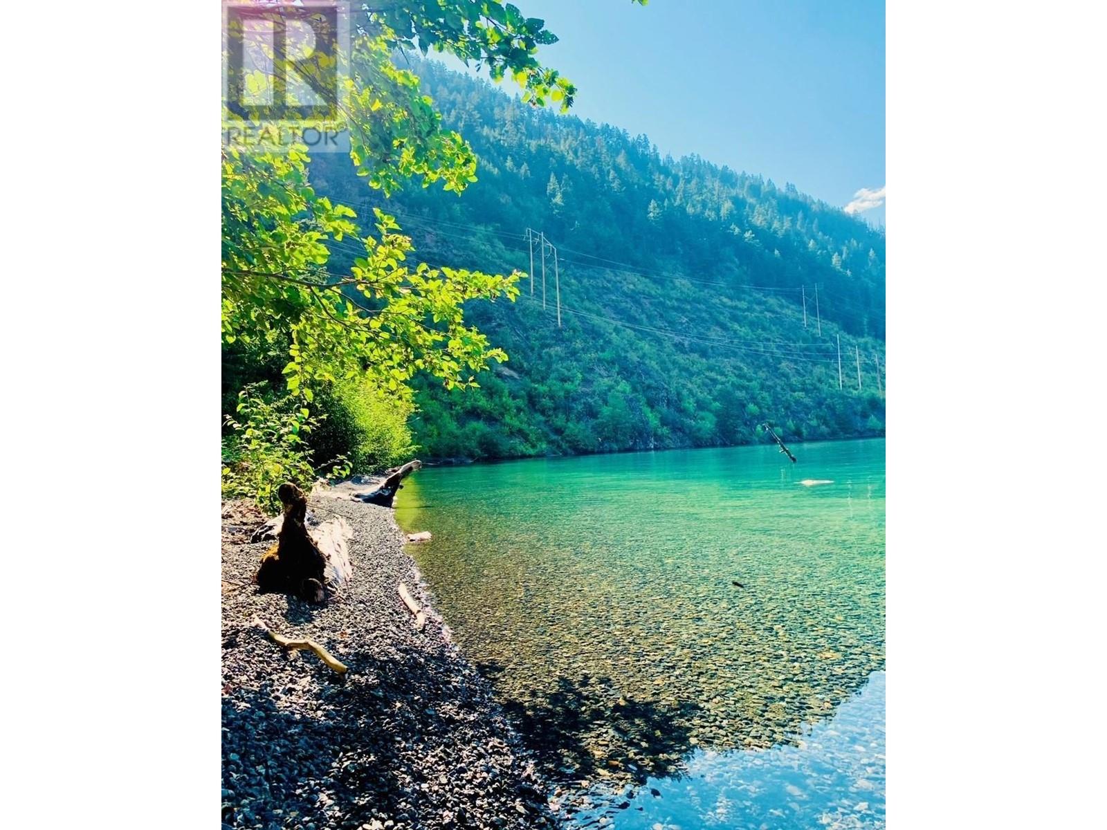 Dl 5363 Seton Lake Property Photo 2