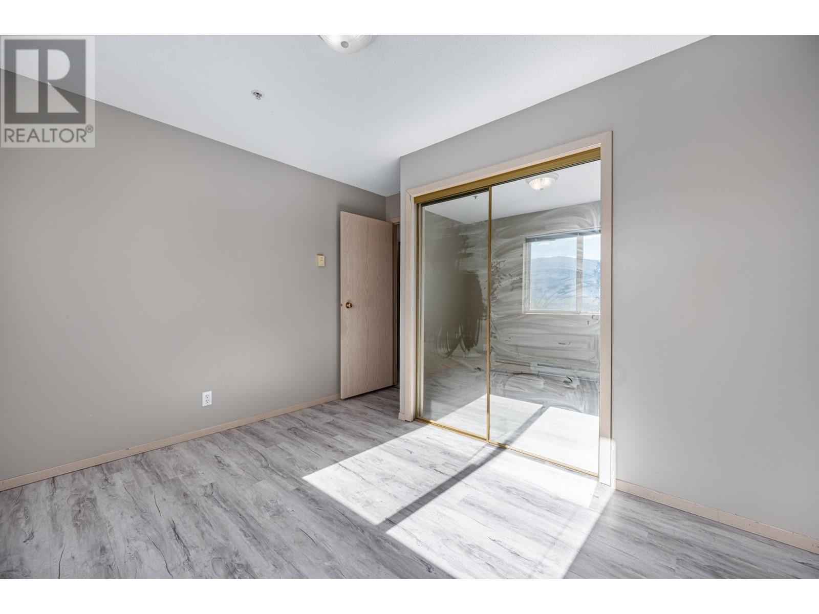 2802 Grandview Heights Property Photo 18