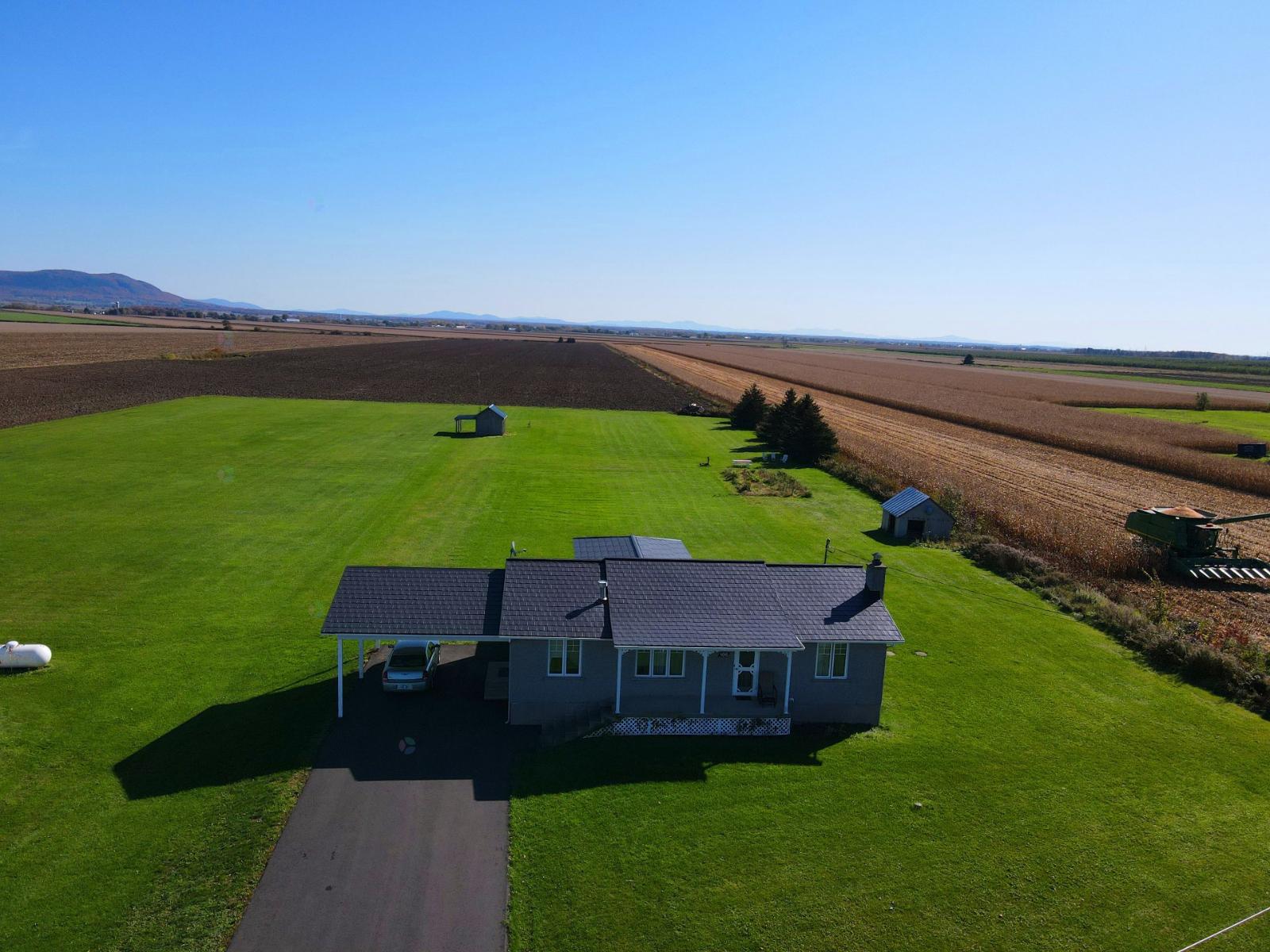 106z Rg De La Caroline Property Photo 3