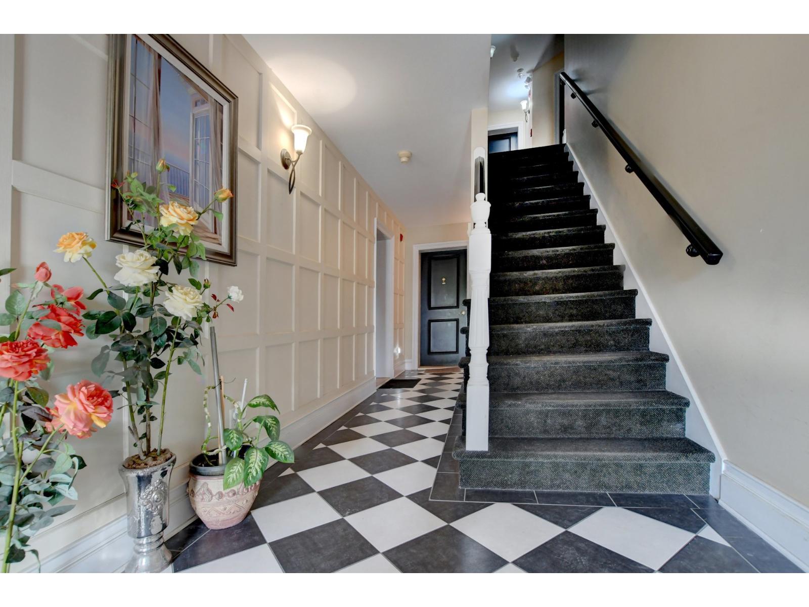 7585 Rue Lautrec, #7 Property Photo 3