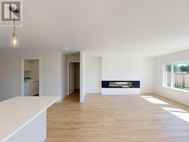 7271 Edgehill Crescent Property Photo 5