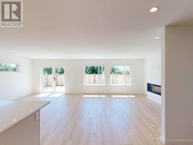 7265 Edgehill Crescent Property Photo 2