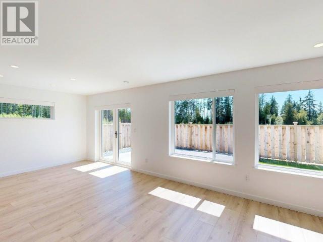 7265 Edgehill Crescent Property Photo 6