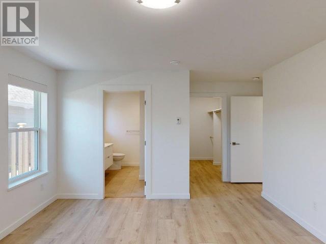 7265 Edgehill Crescent Property Photo 11