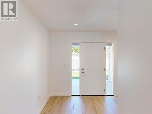 7265 Edgehill Crescent Property Photo 13