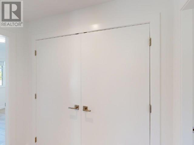 7265 Edgehill Crescent Property Photo 14