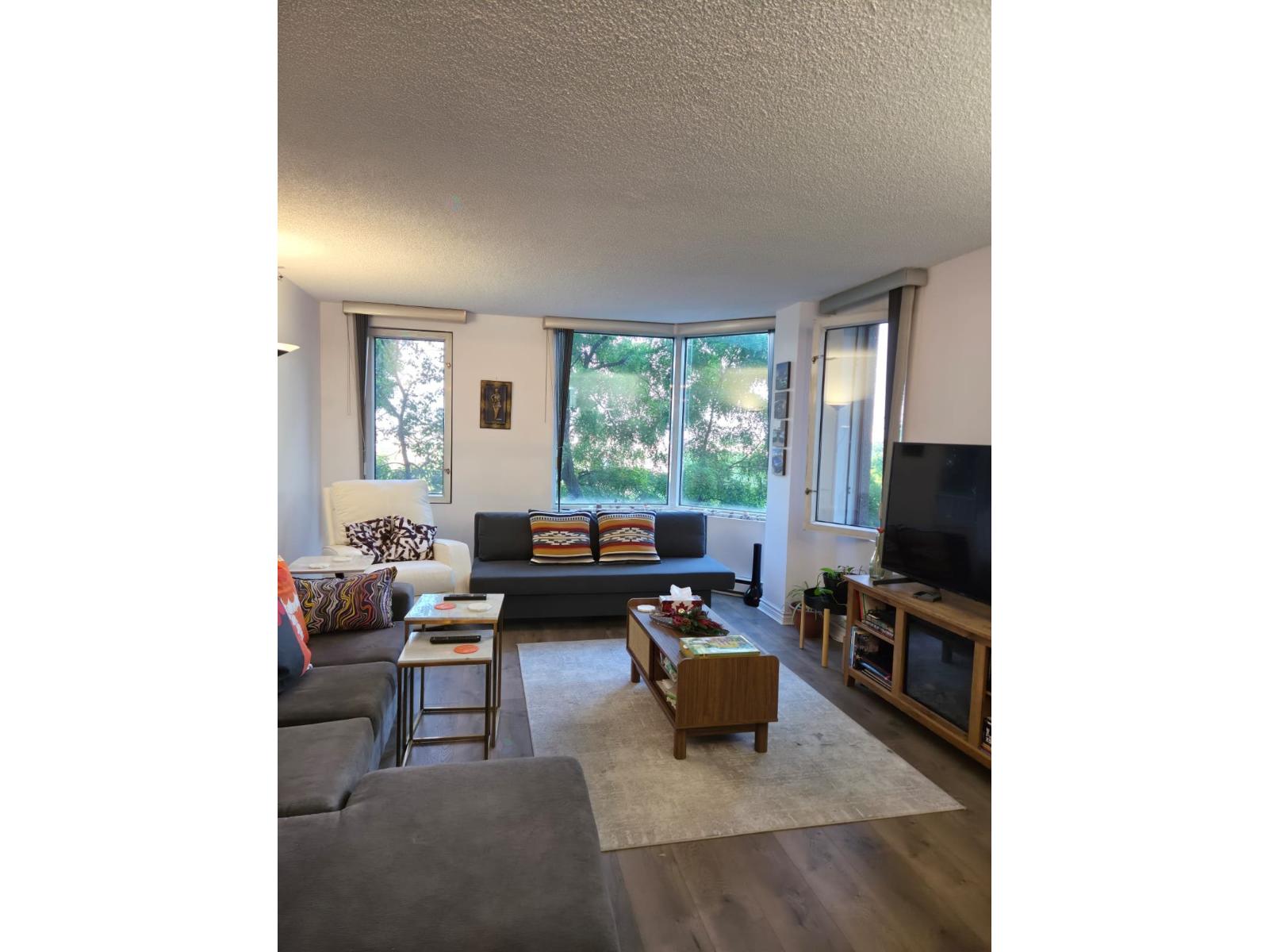 1050 Av. Amesbury, #427 Property Photo 1