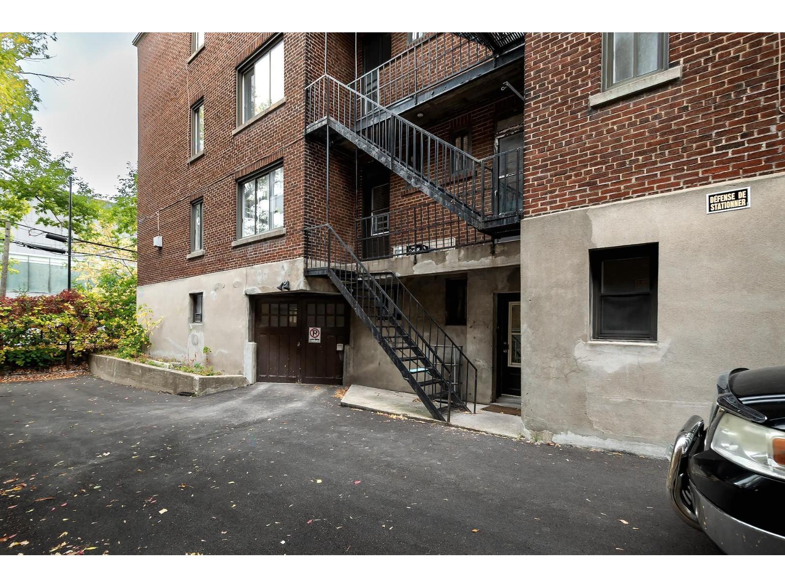 3189 Boul. Édouard-montpetit Property Photo 8