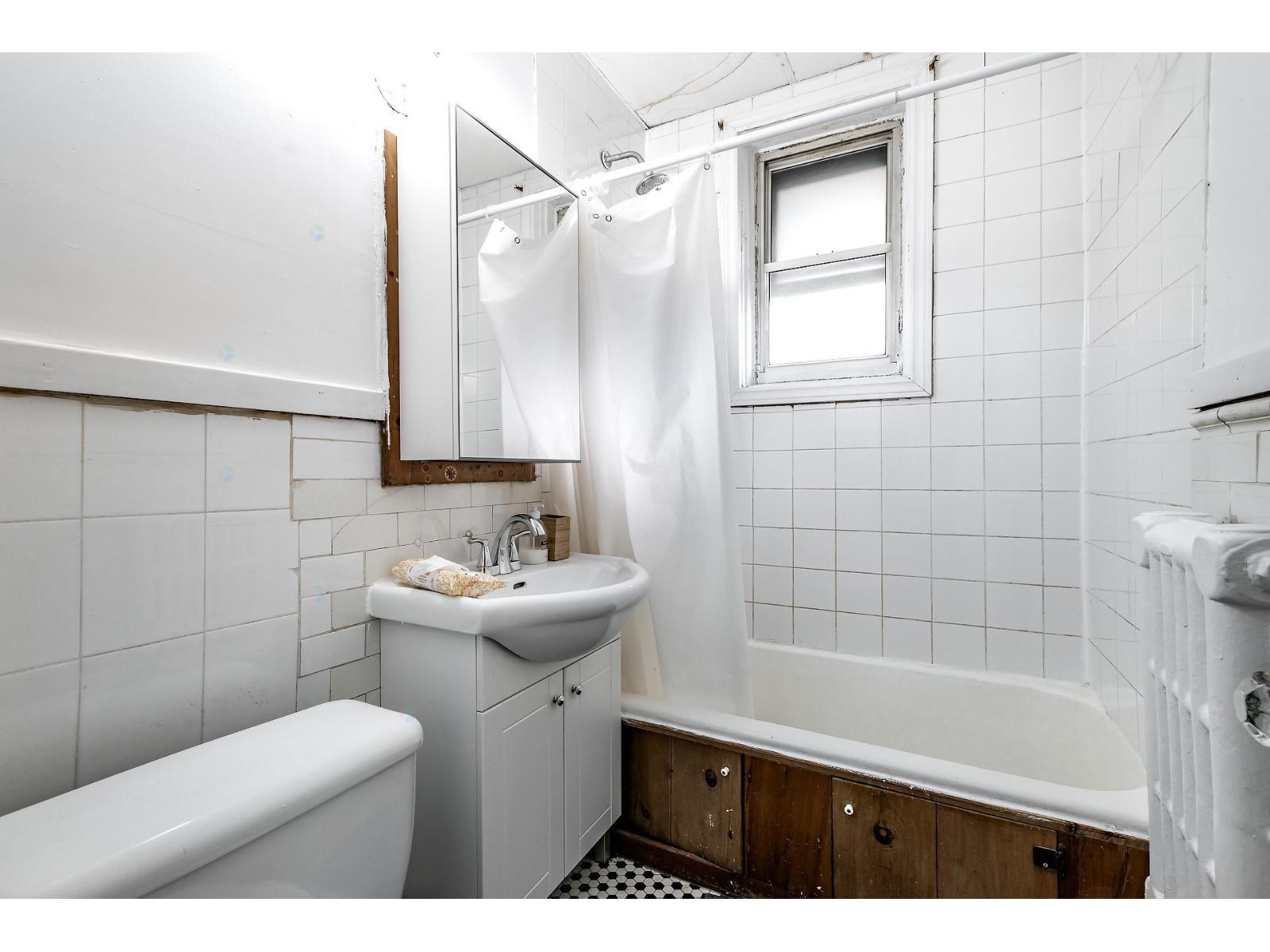 3189 Boul. Édouard-montpetit Property Photo 21