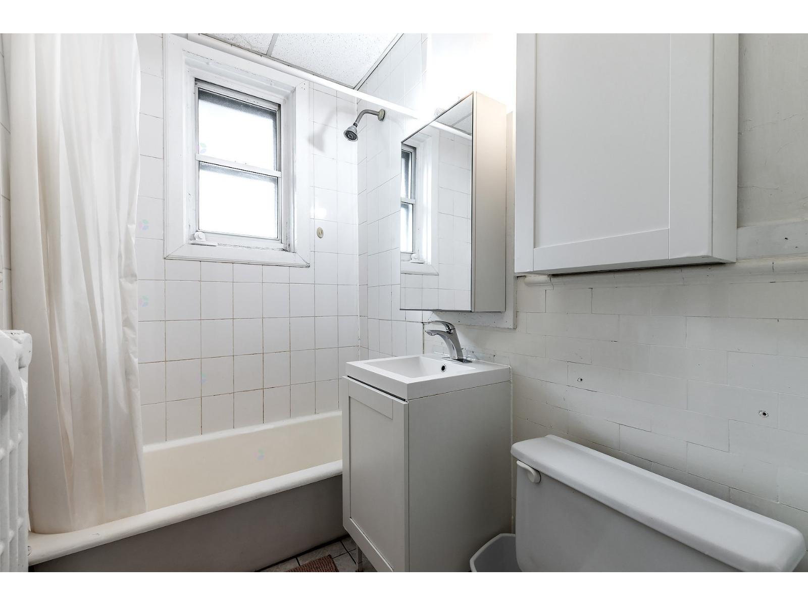 3189 Boul. Édouard-montpetit Property Photo 36