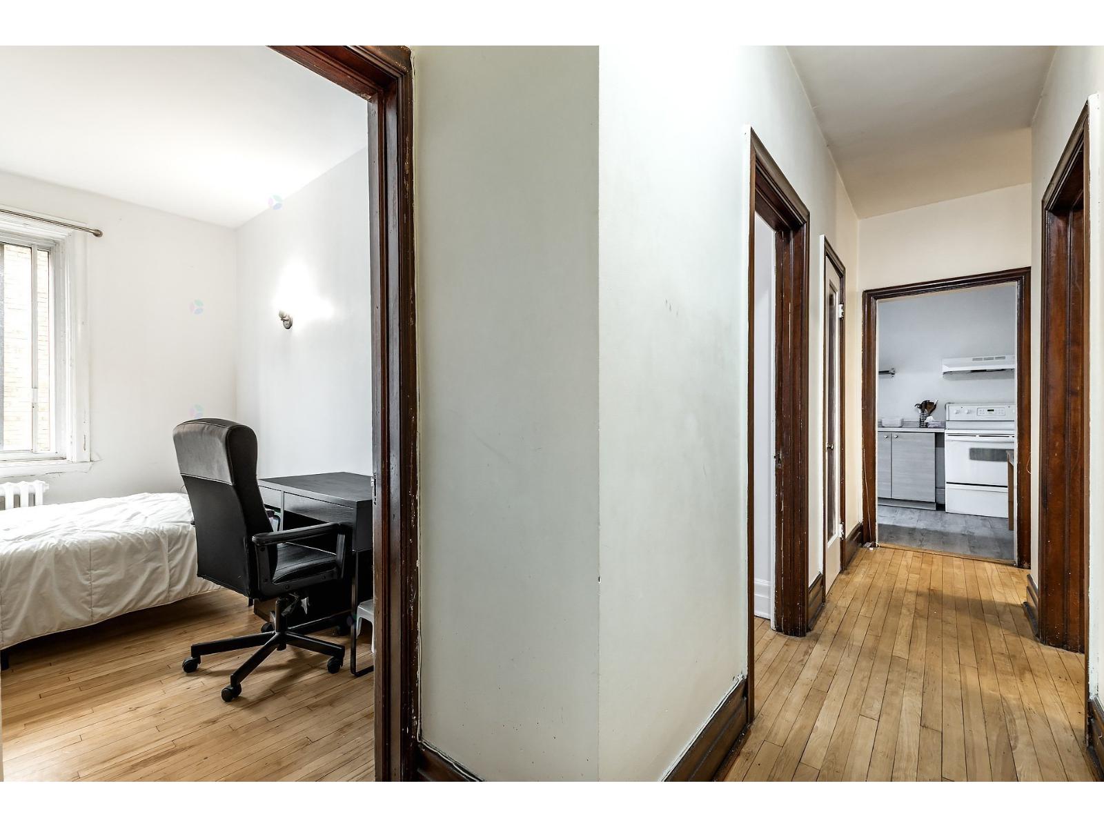 3189 Boul. Édouard-montpetit Property Photo 38