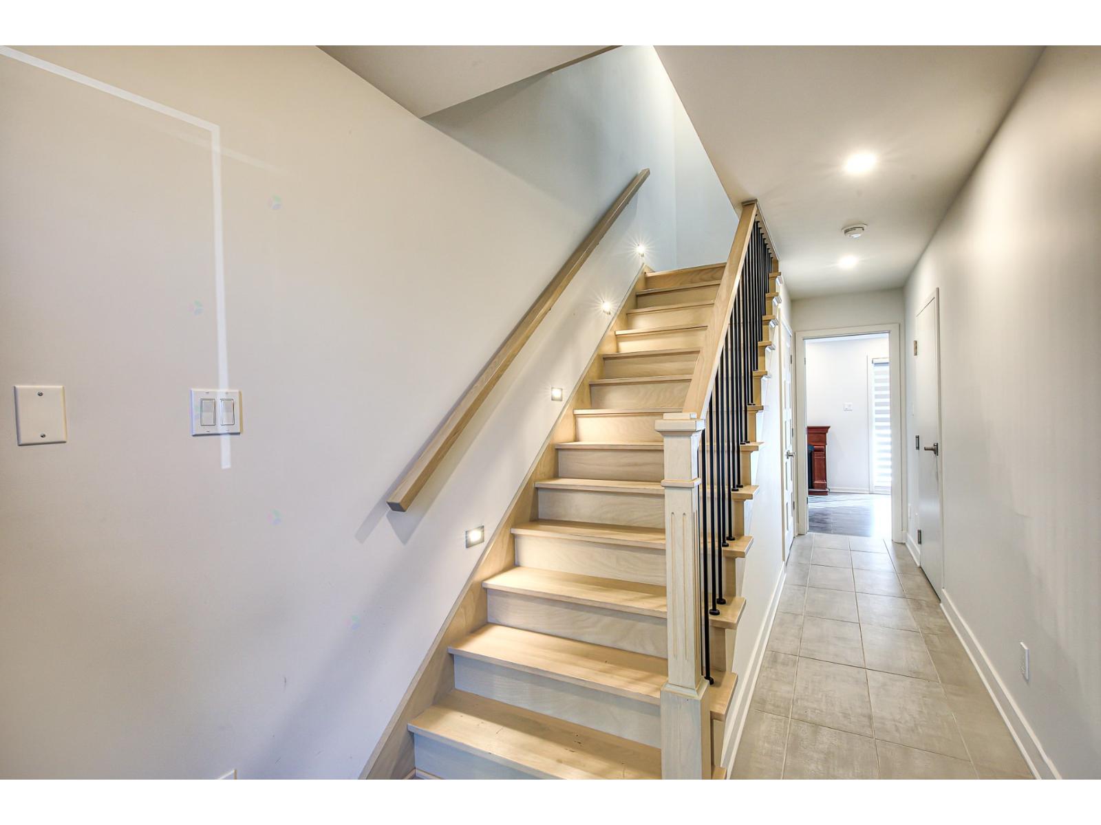 2025 Rue Phil-goyette Property Photo 2