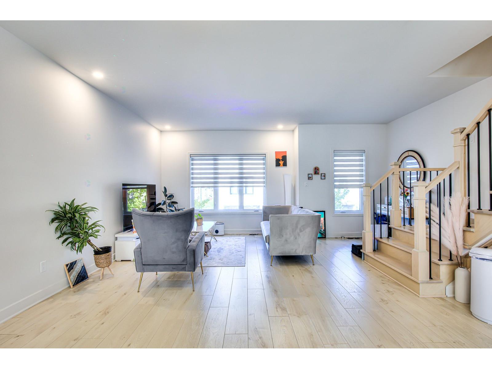 2025 Rue Phil-goyette Property Photo 10