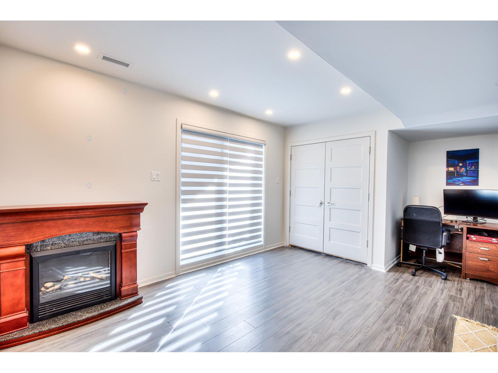 2025 Rue Phil-goyette Property Photo 20