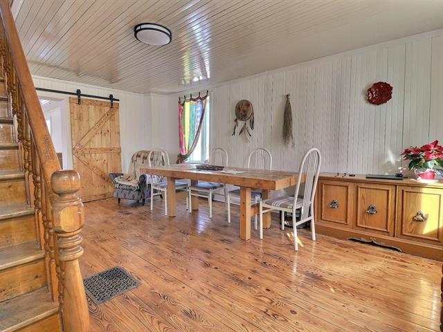 149 3e Avenue E. Property Photo 6