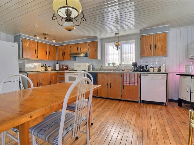 149 3e Avenue E. Property Photo 9